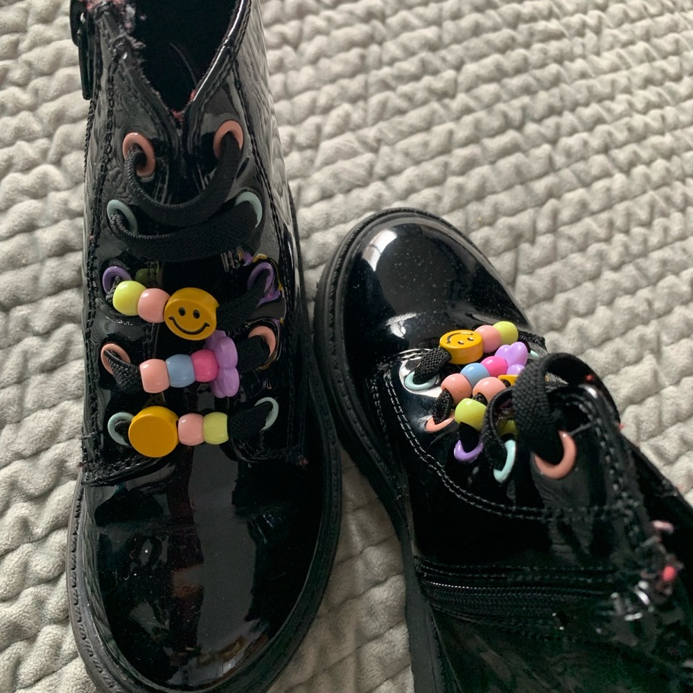 Tucker & Tate kids Piper Charm Boot in Black